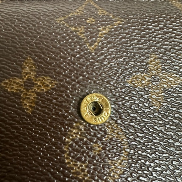 2000 authentic Louis Vuitton International wallet - Picture 16 of 17